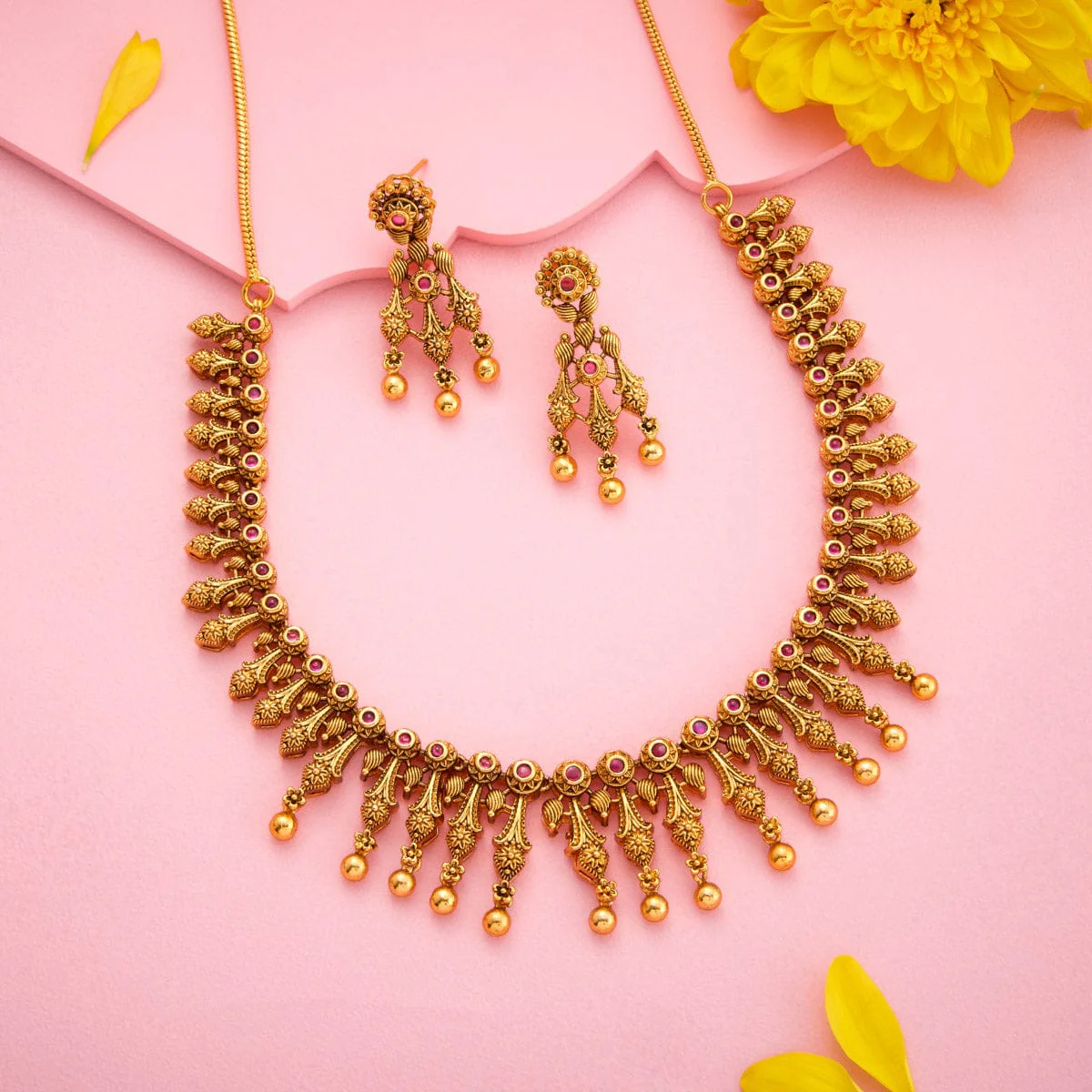 Antique Necklace 195292 - Image 2
