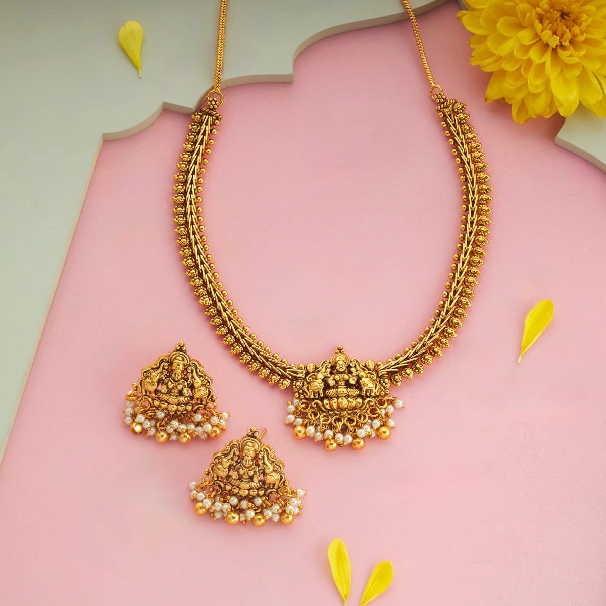 Antique Necklace 197131 - Image 2