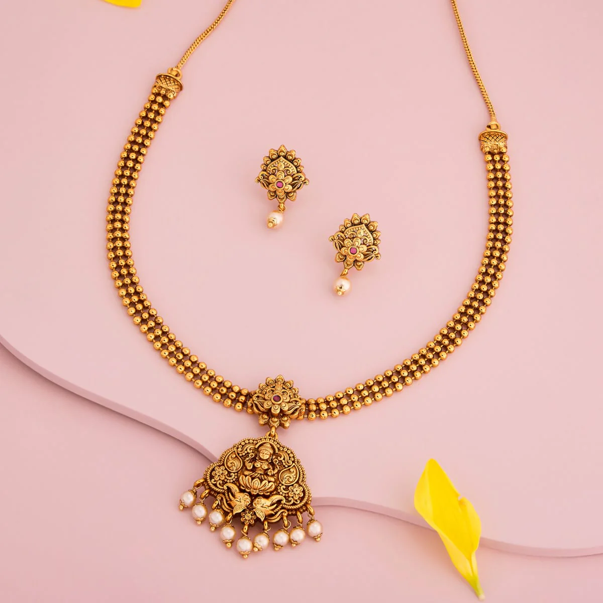 Antique Necklace 197511 - Image 2