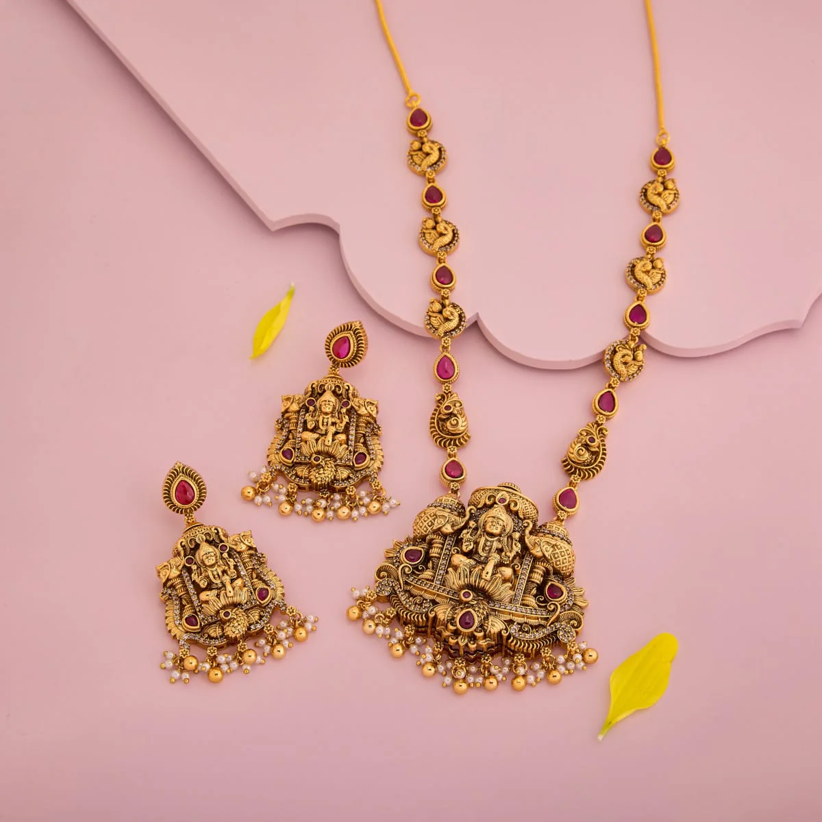 Antique Necklace 198772 - Image 2