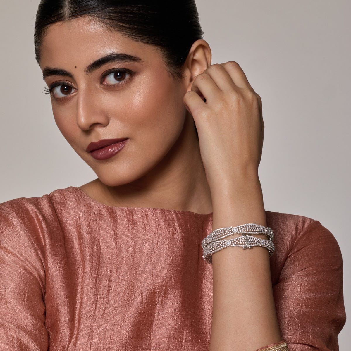 Zircon Bangle 190332 - Image 6