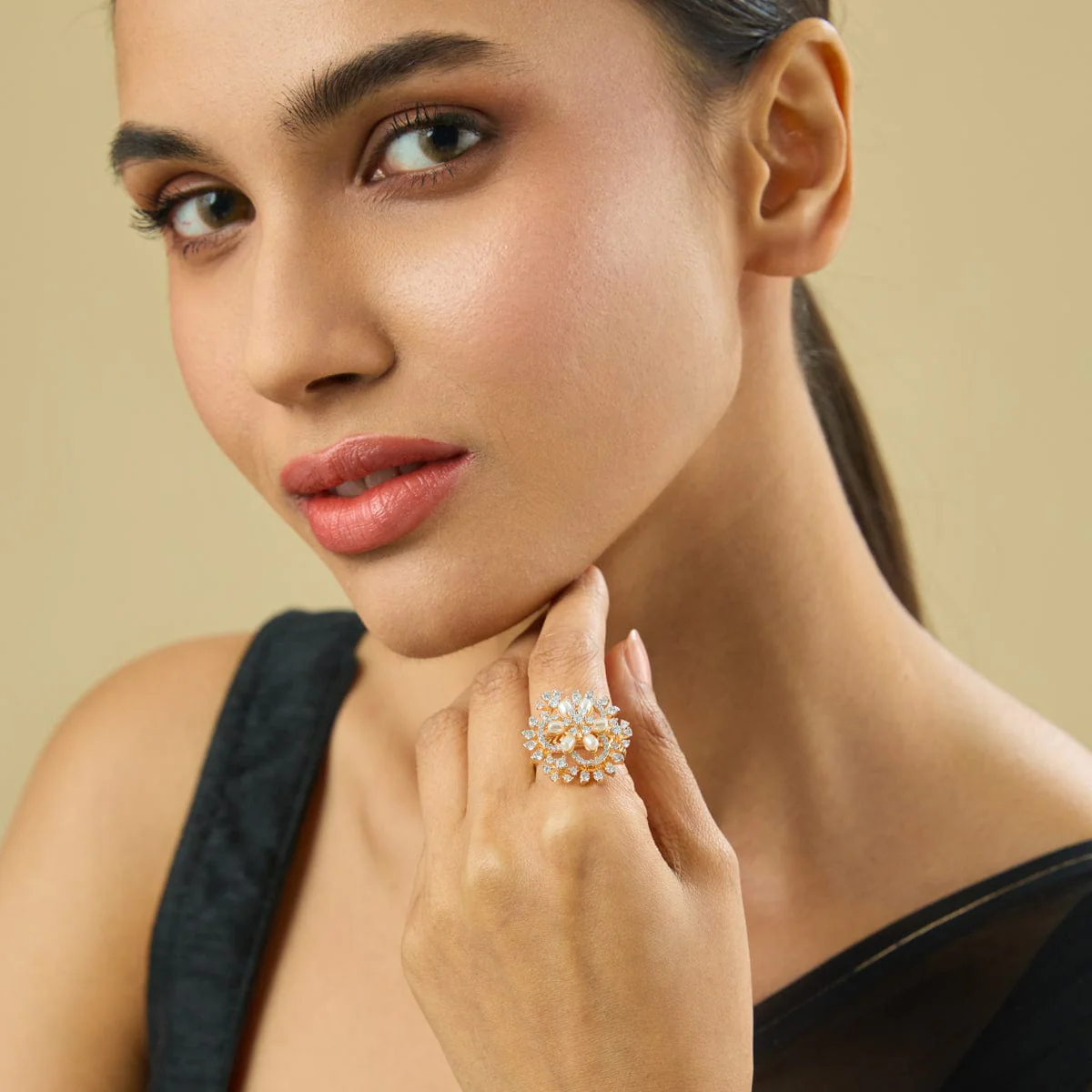 Zircon Finger Ring 182438 - Image 2