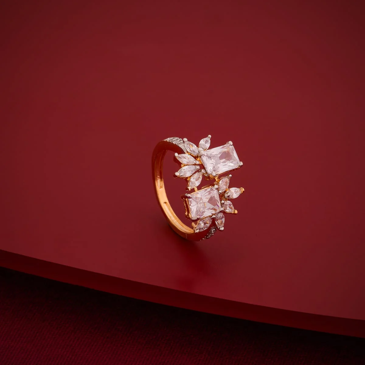 Zircon Finger Ring 197397 - Image 2